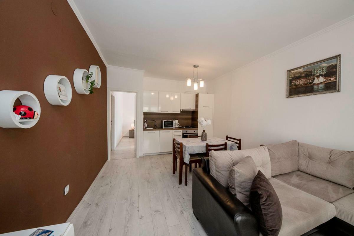 Apartman Jasmina Banjol Exterior foto